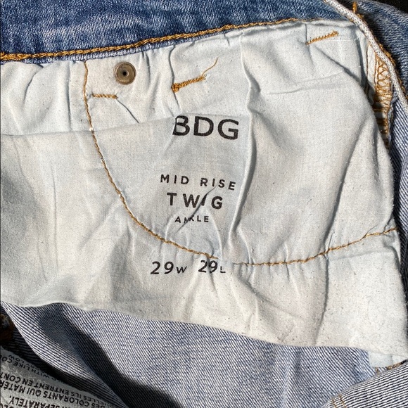 BDG Urban Outfitters Blue Mid Rise Twig Ankle Jeans • Ripped Distressed Cropped - Picture 3 of 9